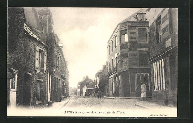 CPA Athis, Arrivee route de Flers