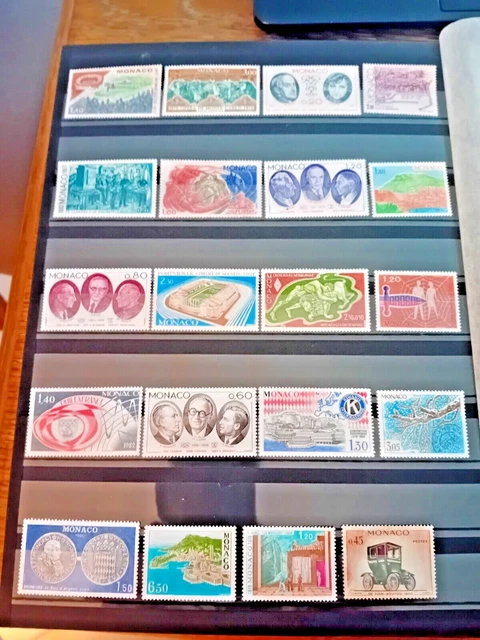 Lot de 20 timbres Monaco (Lot 34) - Non oblitérés mais sans gomme Etat Correct