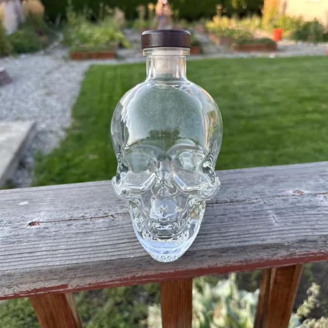 CRYSTAL HEAD VODKA Glass Skull Empty Bottle 750ML Original Cork Dan Aykroyd