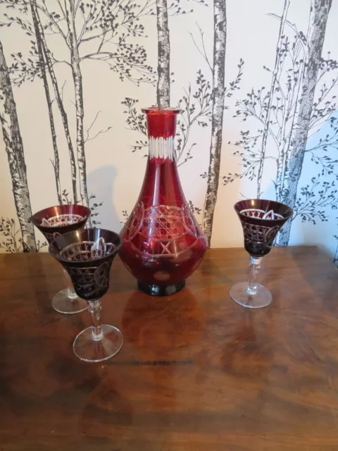 carafe en cristal de bohême rouge et ses 3 verres