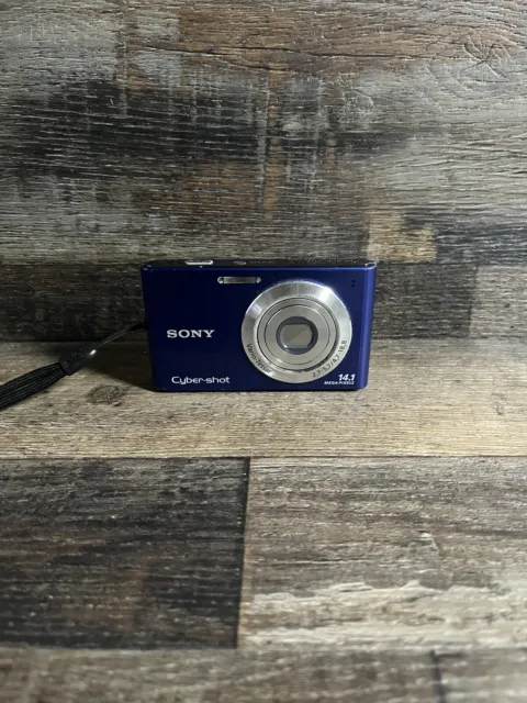 RARE BLUE Sony Cybershot Digital Camera Carl Zeiss Vario-Tessar 12.1 W/O Charger