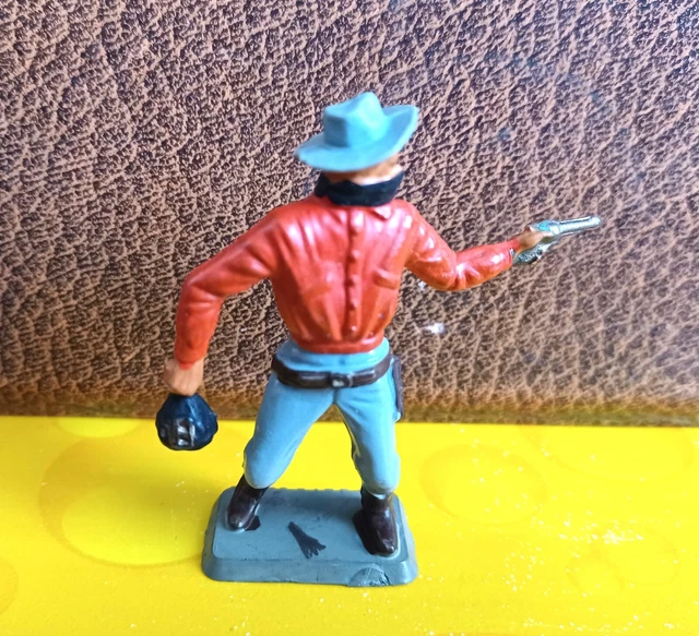 Cow-boy Nestlè par starlux 1/32 ème