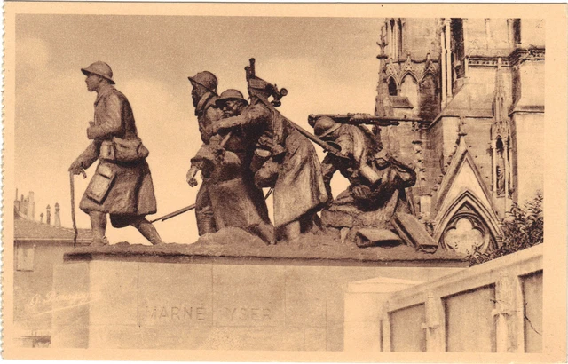 51 - cpa - CHALONS SUR MARNE - Monument aux Morts