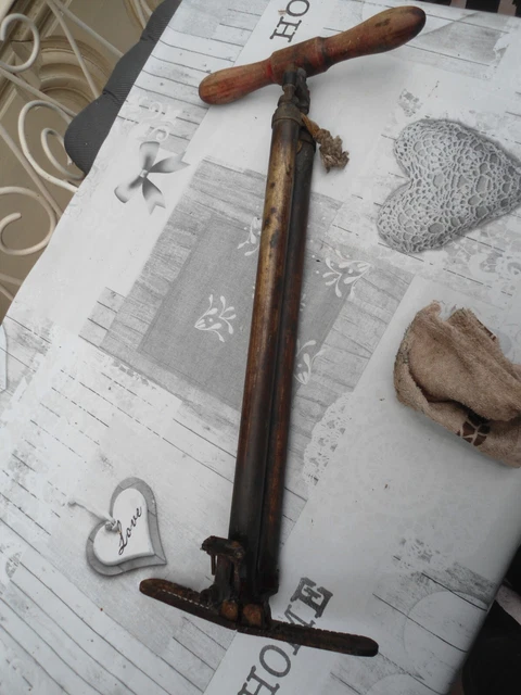 Petite Pompe à Vélo Ancienne En Laiton - Pompe De Poche Vintage, D'occasion, Fabrication Française