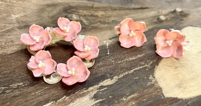 Vintage 1940’s era Pink Sea Shell Brooch & Screw Back Earrings Set pearl accents