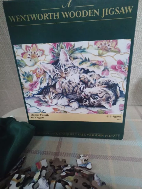 wentworth wooden jigsaw puzzle 250 pieces Happy Family Cats