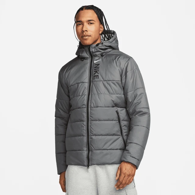 Nike synthetic fill hybrid jacket sales black