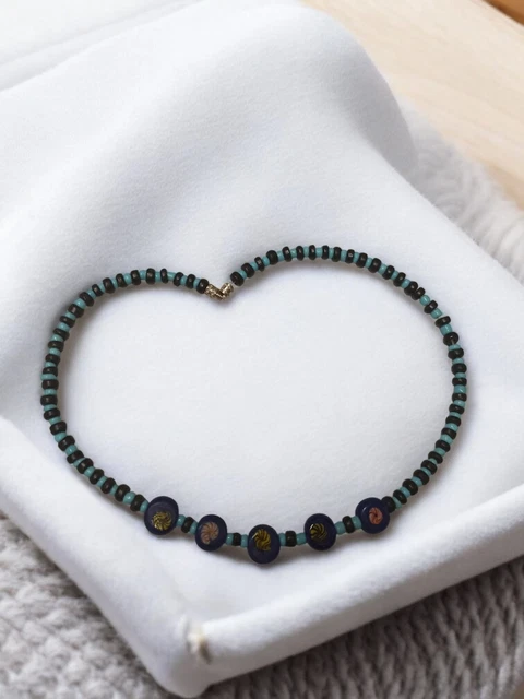 Collier Fantaisie Vintage Et Rétro - Bijou Ancien D'occasion Pour Collection - En Bon état Général