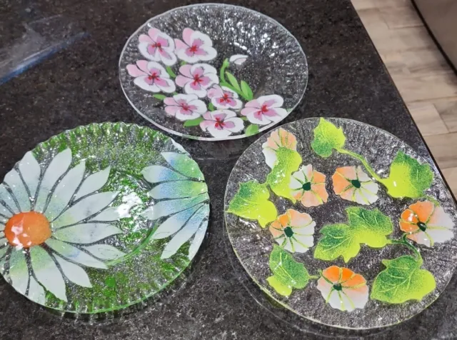 Lot of 3 SYDENSTRICKER  Floral Fused Art Glass Flowers  9” PLATES & 8" PLATE