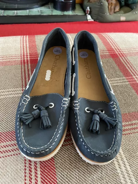 Chatham Navy Boat Shoes Size 6  🥿