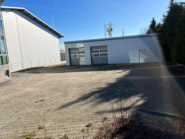 Industriehalle zu vermieten