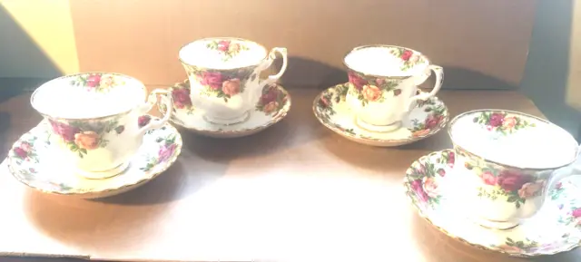 VINTAGE ROYAL ALBERT OLD COUNTRY ROSES 4 part TEA CUPS & SAUCERS