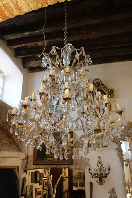 Antico Lampadario Stile Maria Teresa Gocce Di Cristallo Meta' Xx Sec  33 Luci.
