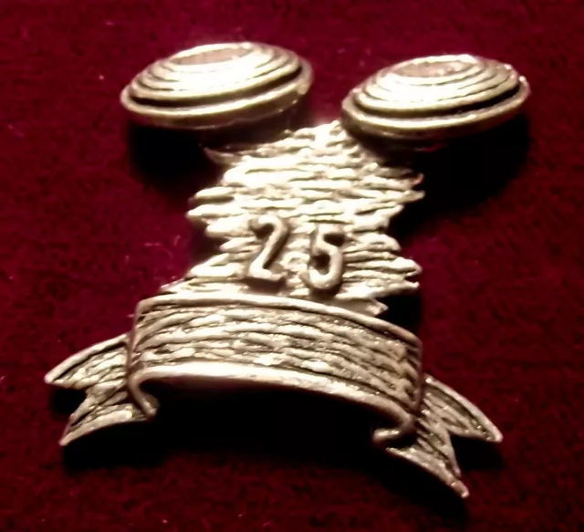 Broche de paloma de arcilla de peltre firmado