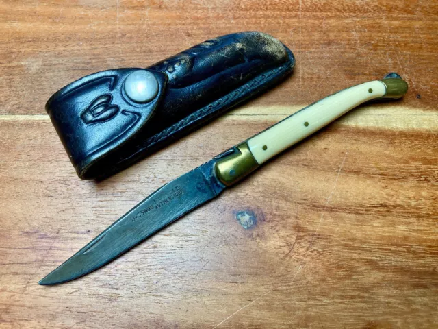 LAGUIOLE 440, beau couteau ancien laguiole 440 et son étui en cuir .