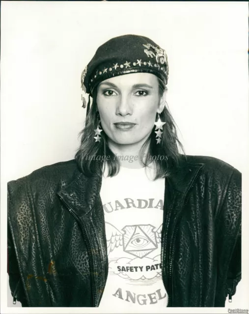 1986 Lisa Sliwa Noted Crime Fighter Of Guardian Angels Organizations Photo 8X10