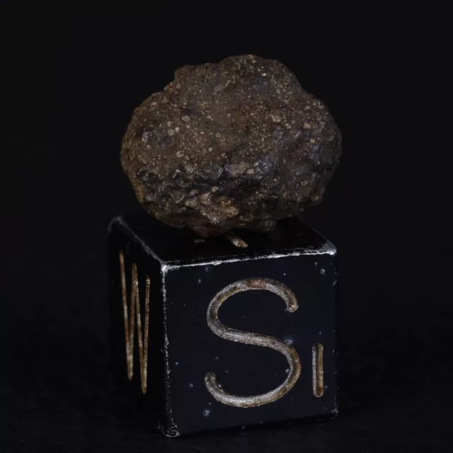 Meteorite Nwa 13643 Da 0,82 G Condrite Spray Tipo CM2 #C86.5 2