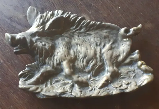 Plato de cenicero de jabalí de cerdo de latón antiguo interesante 1940