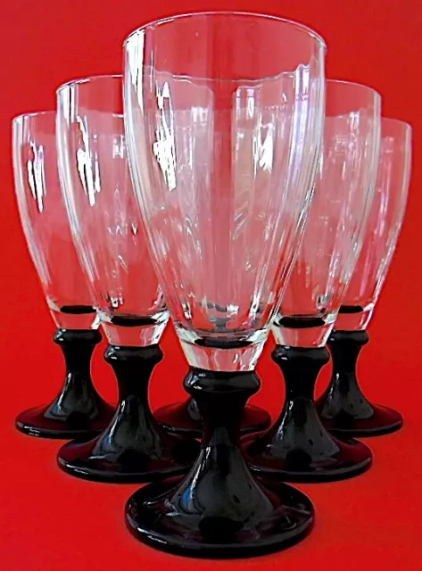 Suite de six flutes à champagne en verre bicolore de fabrication italienne.