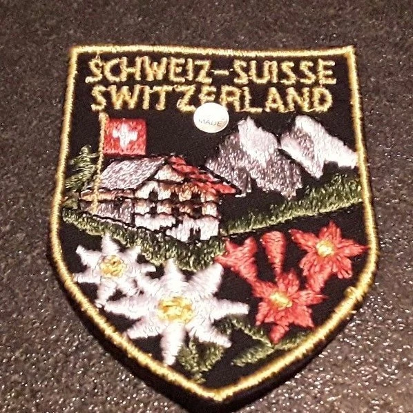 Patch Correctif Brodé En Tissu Swiss Fabriqué Suisse Switzerland Edelweiss