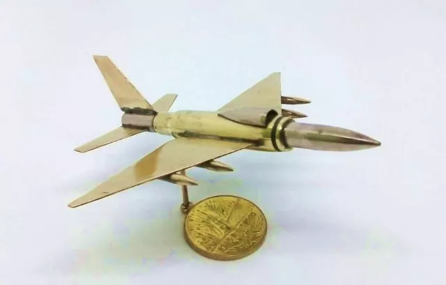 Trench Art Soviet Jet Fighter MIG - Giocattolo modello 21