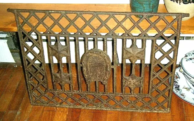 Vintage Cast Iron Fire Place Grate Panel Railing Horseshoe Architectural Salvage 2