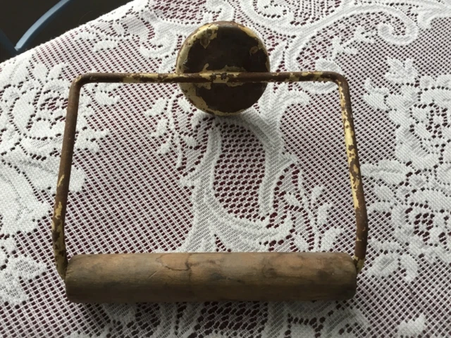 Antique TOILET PAPER HOLDER Metal Wire Wall Mount UNIQUE Shabby
