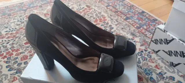 New in box, Kenneth Cole Black Pumps, size 9