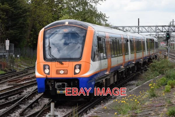 PHOTO CLASS 710/2 'Aventra' S No 710 273 Leaving Harrow & Wealdstone Of ...