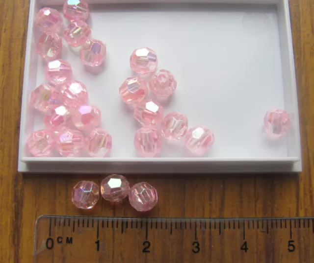 200 AB Rund facettiert Kunststoff Acryl Perlen HELL BABY PINK 5,5 mm 6 mm transparent