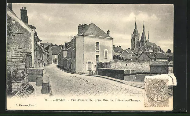 CPA Dourdan, Vue d´ensemble, prise Rue du Puits-des-Champs
