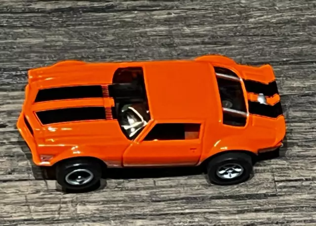 ¡Raro! Autoworld 71 Camaro Ho Slot Coche Naranja Negro Rayas Carreras