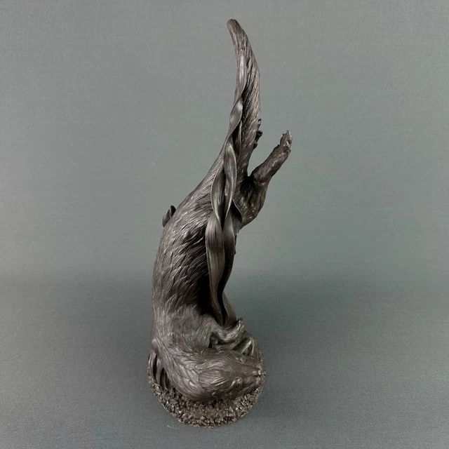 Heredities Bronzed Resin  Diving Otter By David Ivey 1989 DI 11, 29,5cm High
