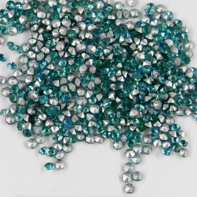 213 24 *** 60 strass anciens (années 60) fond conique 2,4mm bleu-vert pâle