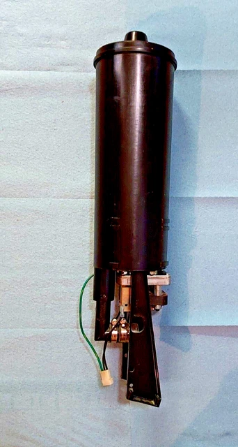 Fluid Management Paint Dispenser AT 7000/8000 Canister 4 Litre 38085