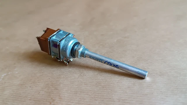 Pièce détachée Magnétophone UHER 714:Potentiomètre Tone + contacteur On/Off.