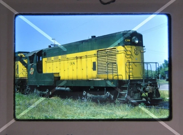 Duplicate '71 Kodachrome Slide CNW Chicago Northwestern 98 DS4-4-1000M     41P55