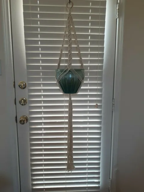 Macrame Plant Hanger, Retro Hanging Plant Holder, Indoor and Outdoor Air Hanging