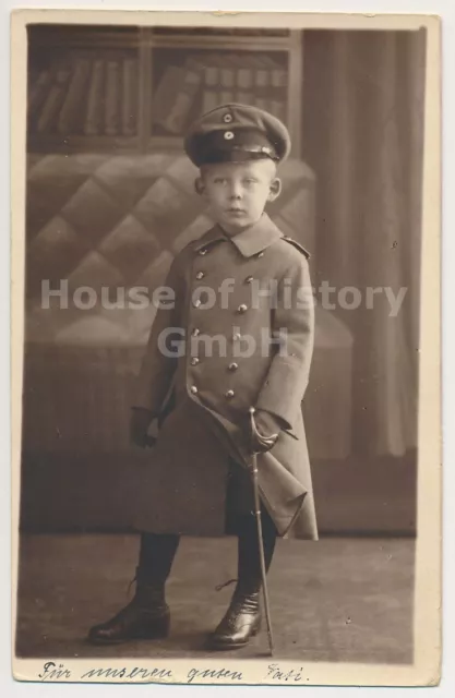 121034, Portraitfoto CDV, Kind in Uniform, Schirmmütze, Mantel, Säbel, Offizier