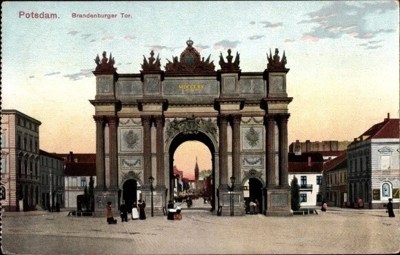 Ak Potsdam, Blick auf das Brandenburger Tor - 3604318
