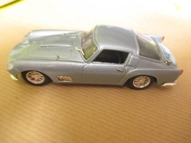 VOITURE 1/43 FERRARI GT GOLD 202 - BOX MODEL