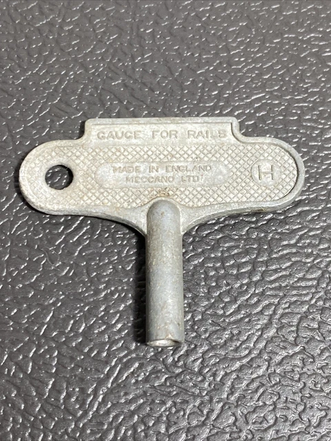 Vintage Clockwork Train Hornby O Gauge size H Key Rail Gauge