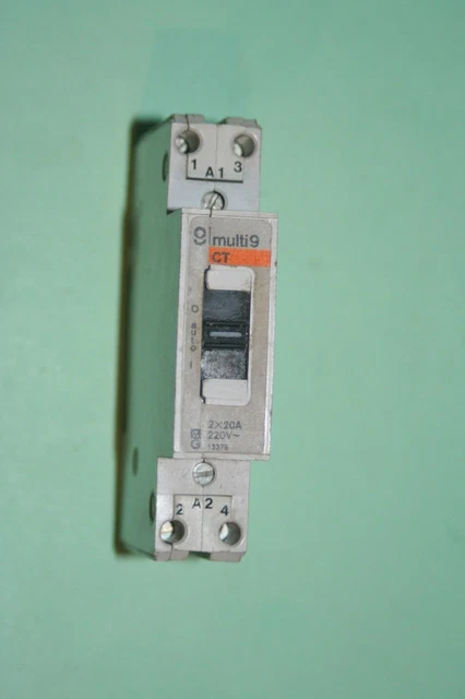 Contacteur à commande manuelle Ct 4 F 25A 240Vca (15327 Contacteur à commande manuelle Ct 4 F 25A 240Vca (15327
