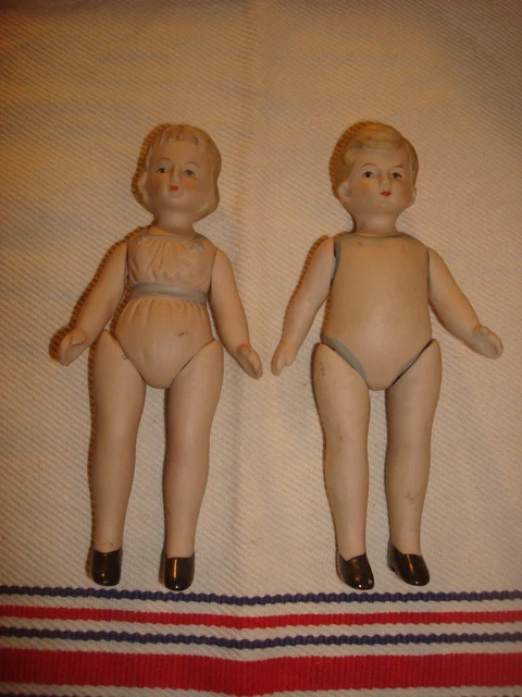 Mignonnette allemande, entièrement en biscuit, moule 890 taille 2, yeux