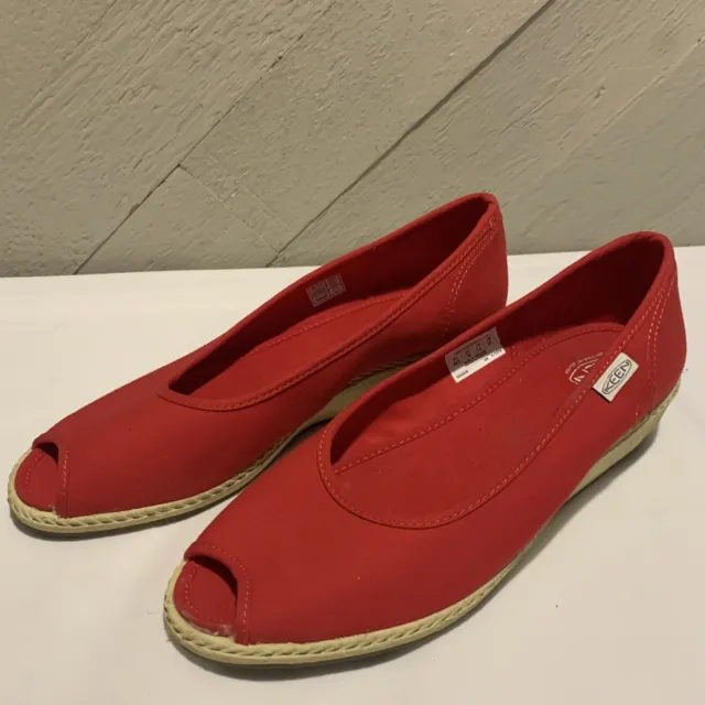 KEEN Cortona Wedge Peep Toe Slip On Loafer Shoes Red Canvas Size 10 (40.5)