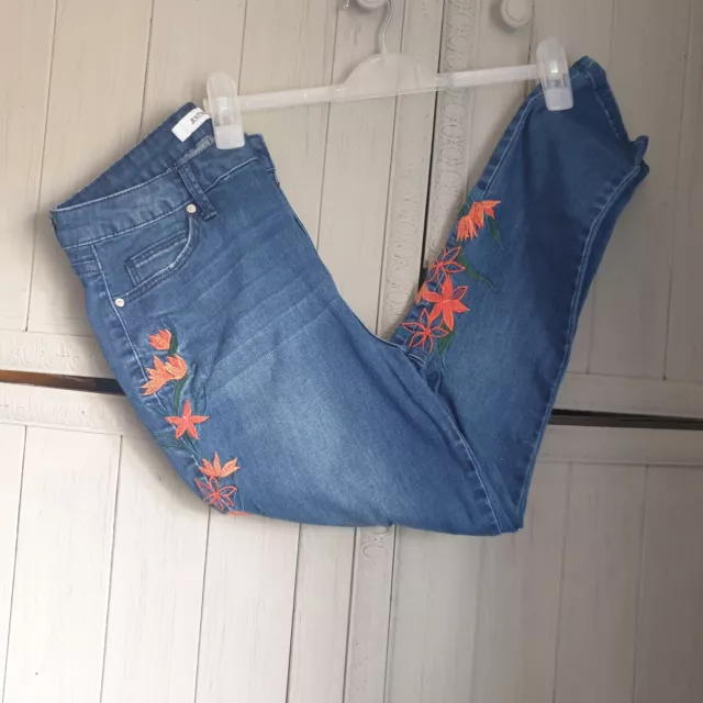 JustFab Slim Blue Denim Jeans Sz 29 10 12 Orange Leaf Embroidery