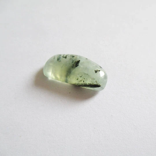 Préhnite cabochon pierre fine 18x13x5mm gemme multicolore reiki chakra plexus