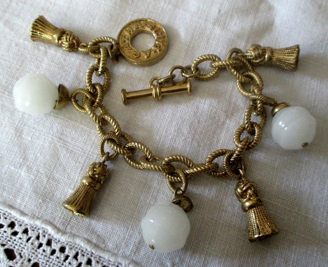 Bracelet Gourmette Vintage Couleur Or Avec Perles Et Breloques - Style Agatha Paris, Occasion