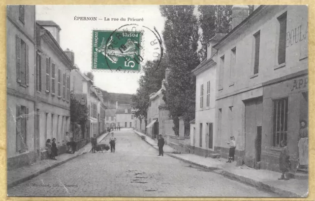 28 - CPA EPERNON - La Rue du Prieuré -  G. Marchand éditeur - Cachet 1910