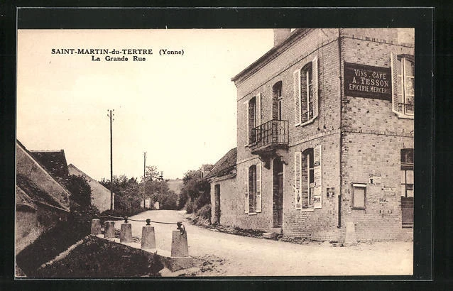 CPA Saint-Martin-du-Tertre, La Grande Rue, street view
